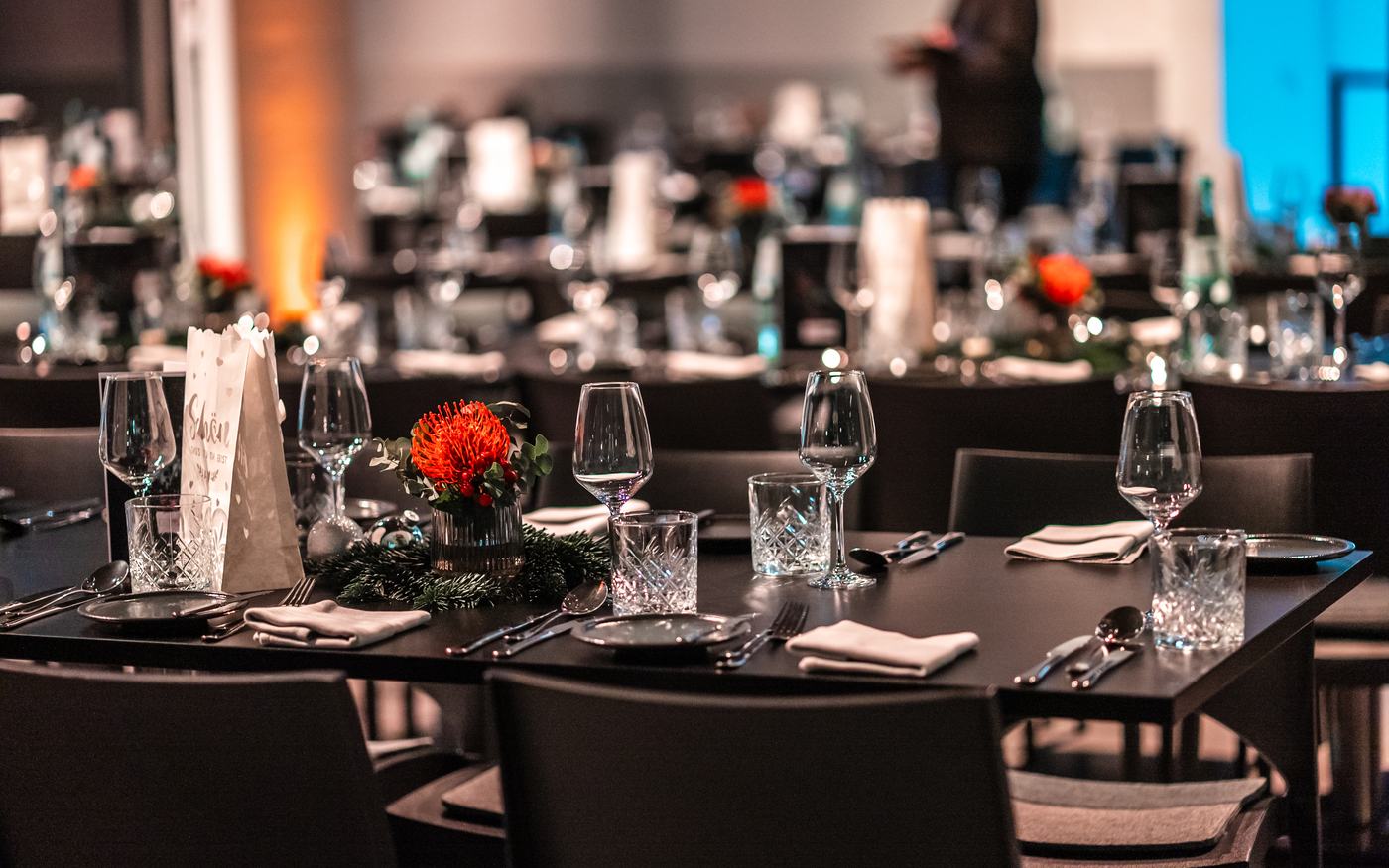 Gala-Bestuhlung in der M8 eventfactory